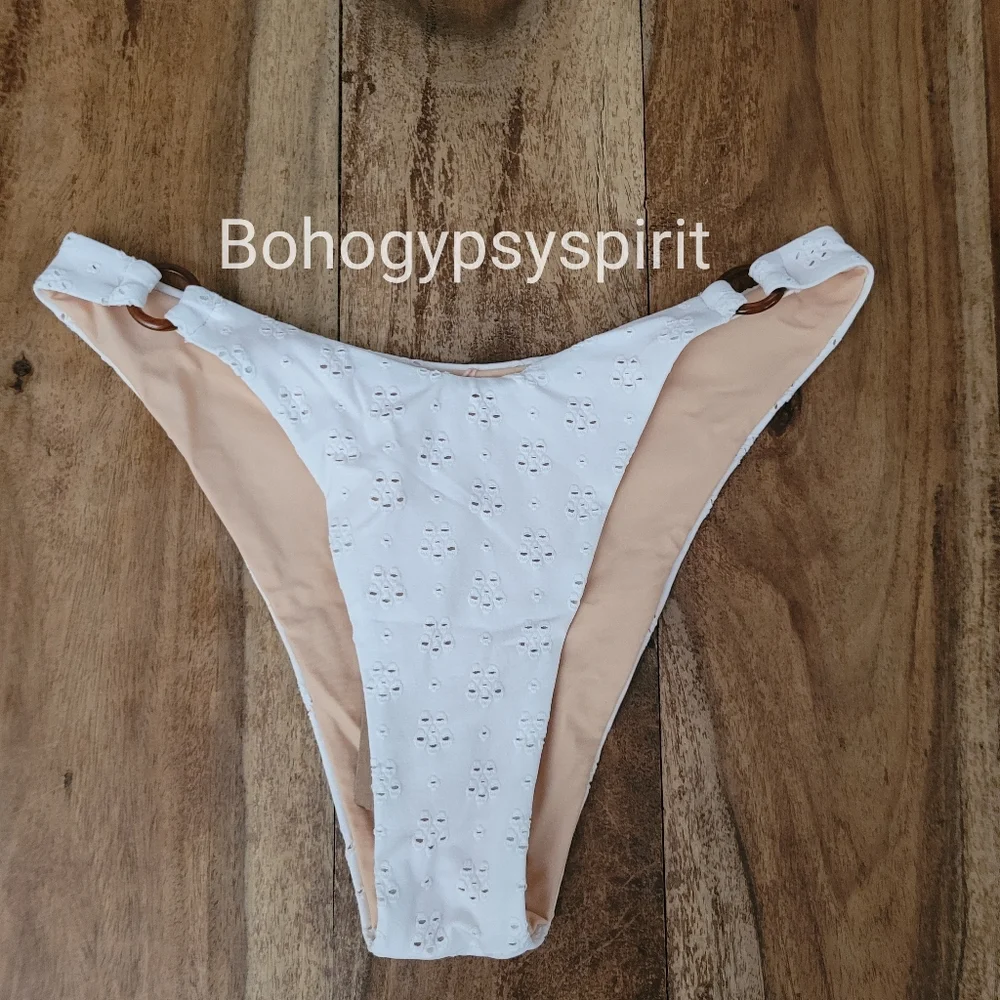 $78 Berlook Ruched Floral Cutout Bikini top & O-Ring High Cut Bikini…